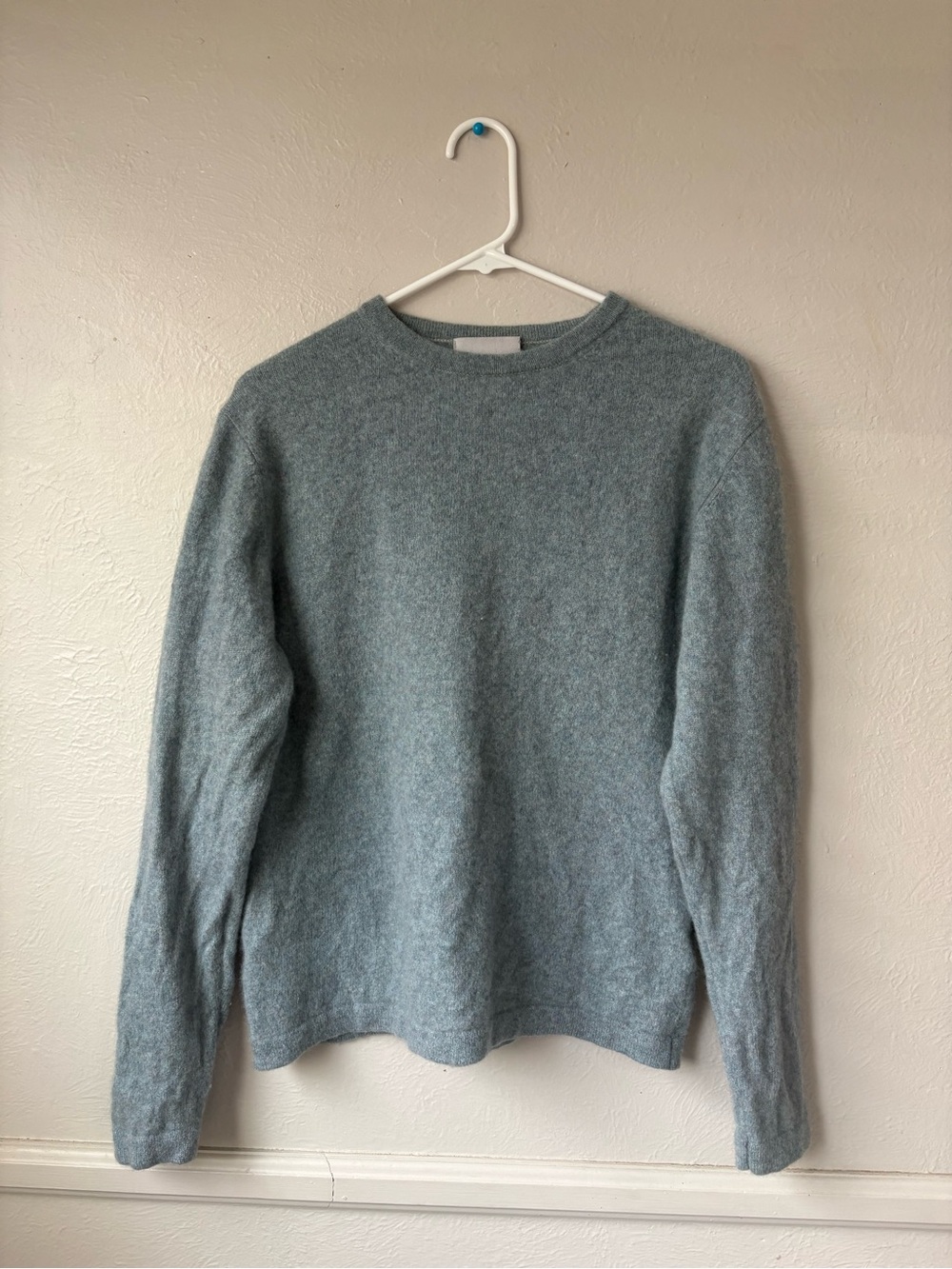 100% Cashmere Crewneck Sweater in Dusty Blue